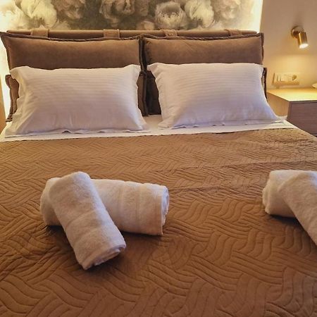 Primrose Apartments Tolo Luaran gambar